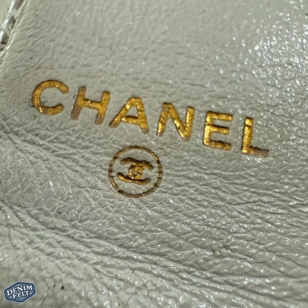 Chanel White Quilted Caviar Leather Long Snap Closure Wallet with Gold CC Logo - Picture 9 of 15